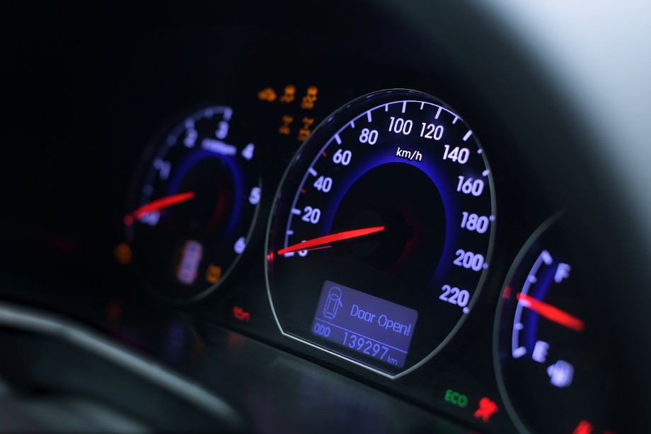 Que faire quand le message 'défaut moteur : faites réparer le véhicule' s'affiche ?