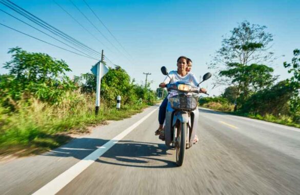 Circulation routière à moto : dispositions légales à connaître pour bien rouler Delmotos