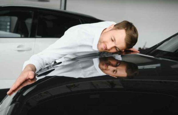 Finition d’une voiture : comment la connaître gratuitement sans passer par le concessionnaire ? Delmotos