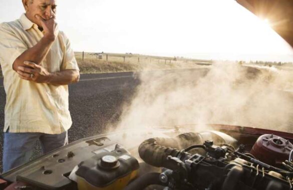 Perte de liquide de refroidissement et fumée blanche : danger pour le moteur ou simple anomalie ? Delmotos