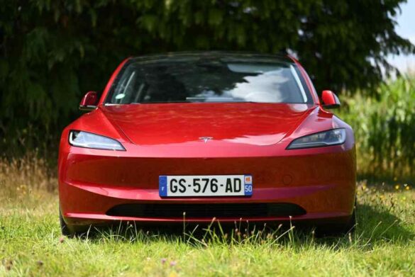 Changement de plaque d’immatriculation en France : quand est-ce obligatoire et à quel prix ?-Delmotos