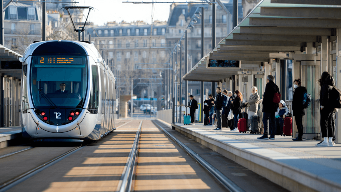 
                                    
                                Le tramway T2 retrouve son terminus Porte de Versailles            