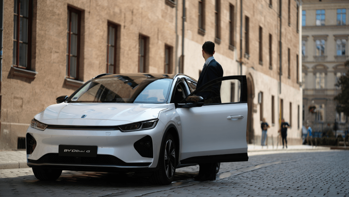 BYD Dolphin G, le sage dauphin se transforme en prédateur
AC Cars ressuscite la Cobra GT en coupé avec 810 chevaux et boîte manuelle
VinFast : une dette de 7 milliards qui inquiète
Mercedes accélère la conduite autonome en ville
AC Cars ressuscite la Cobra GT en coupé avec 810 chevaux et boîte manuelle
VinFast : une dette de 7 milliards qui inquiète
Mercedes accélère la conduite autonome en ville
Cars Story #26 : Hommell Berlinette Échappement, écouter le public ne fait pas un succès
Tesla et SpaceX renforcent leurs liens industriels
