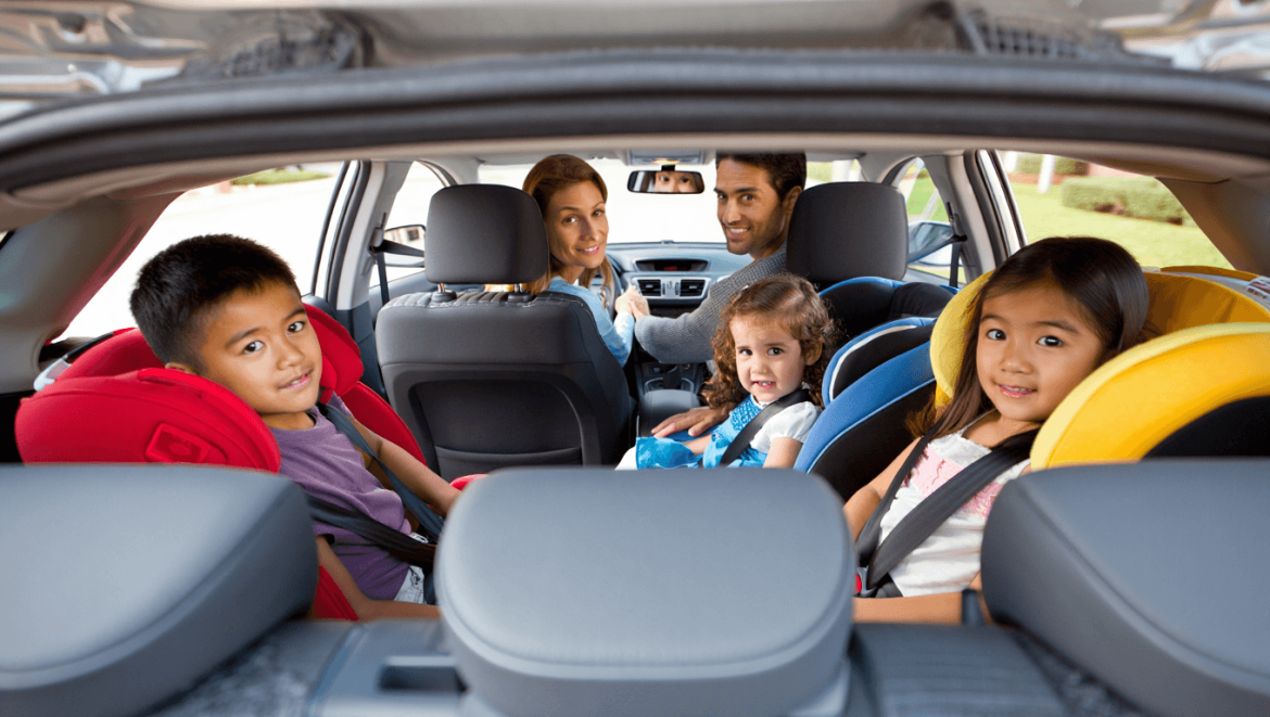 Top 10 des voitures avec 3 vraies places arriere pour 3 enfants