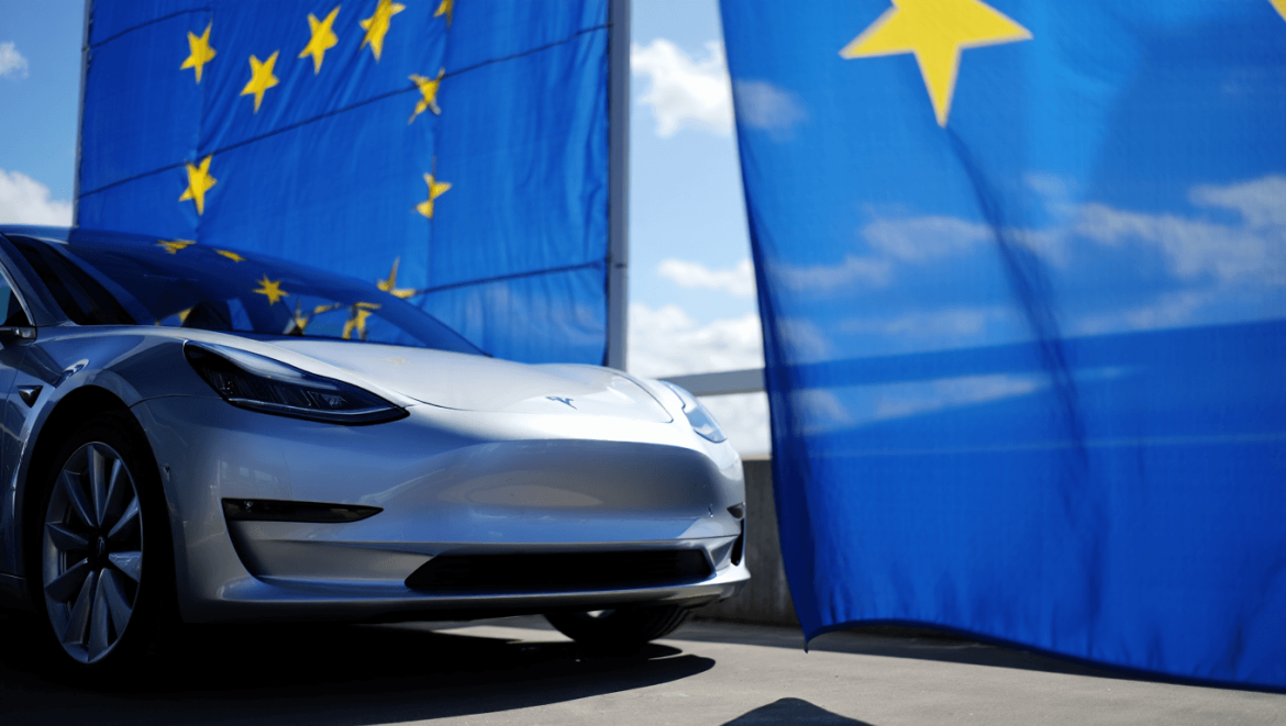 Automobile britannique : flou sur le « Made in UE »
Tesla en Europe : ventes contrastées mais reprise solide
La guerre des prix des voitures électriques s’intensifie en Chine
USA-UE : hausse des droits de douane auto à 25%
Dodge Charger électrique : 50 000 dollars perdus en un an
Tesla en Europe : ventes contrastées mais reprise solide
La guerre des prix des voitures électriques s’intensifie en Chine
Hermano da Silva Ramos, doyen des pilotes de F1, nous a quittés à l’âge de 100 ans
USA-UE : hausse des droits de douane auto à 25%
