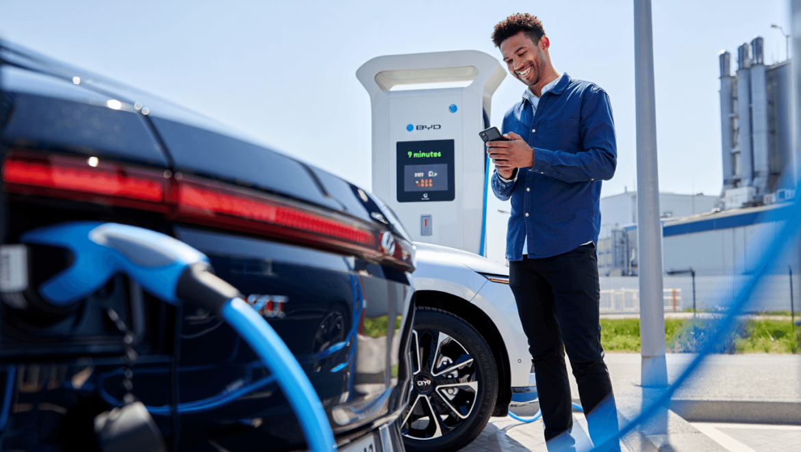 BYD accélère son implantation industrielle en Europe
PODCAST N°386 — La Semaine Automobile par LeBlogAuto.com
Formule E Sanya : Dennis, Drugovich et Andretti royaux en Chine
Recharge en 9 minutes : la prouesse de BYD que la France et l’Europe attendent
