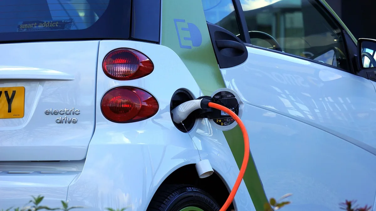 Station de recharge pour véhicules électriques en milieu urbain vietnamien